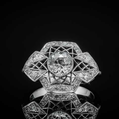 Platynowy pierścionek z diamentami ~1.56ct