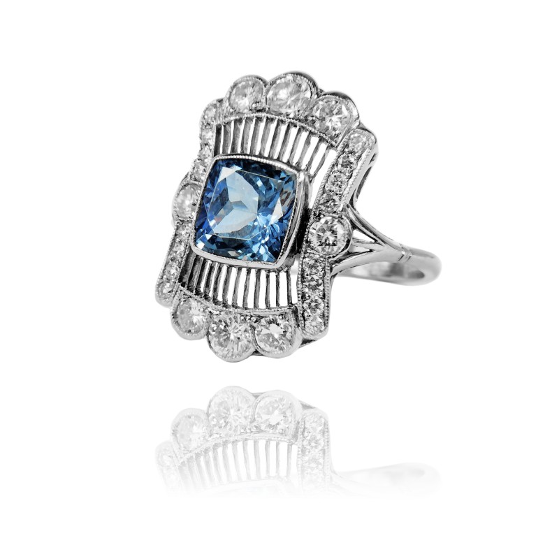 269. Platynowy pierścionek w stylu Art Deco z tanzanitem ~2,50ct oraz brylantami